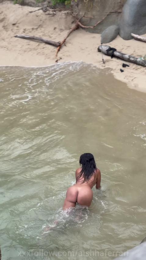 hice un gran squirt en la orilla de la playa Protagonizado por aishhaferrari