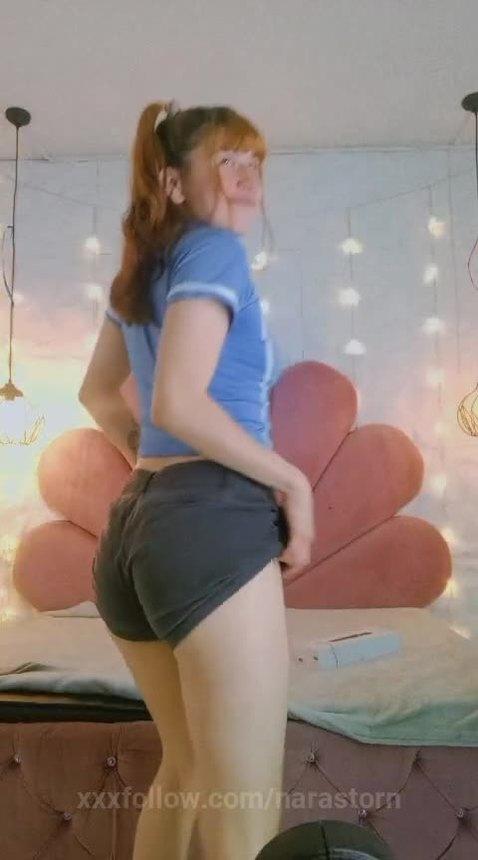 https://www.camsoda.com/es/narastorn Protagonizado por narastorn