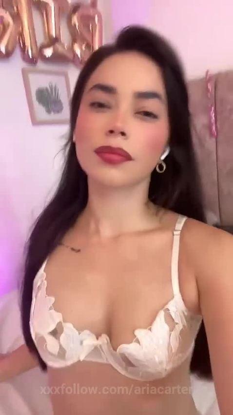 It’s my birthday! 🥳🎂 Drop by my stream today .. Protagonizado por ariacarter