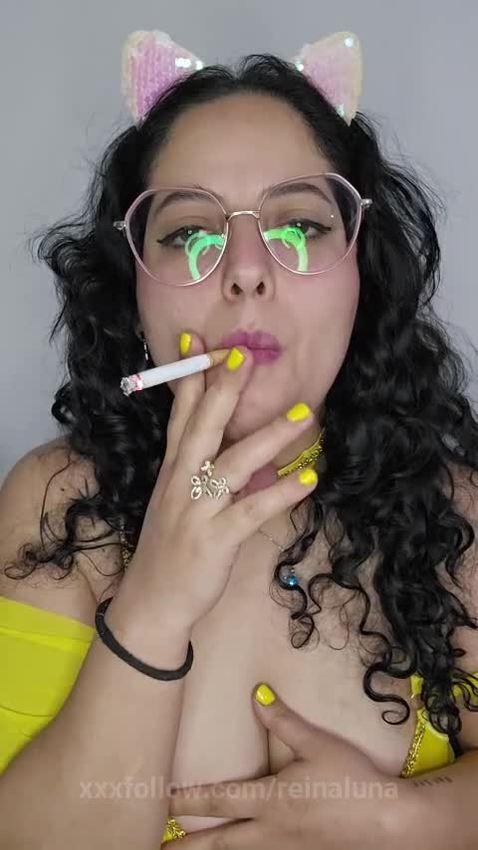 I seduce you while I smoke Protagonizado por reinaluna