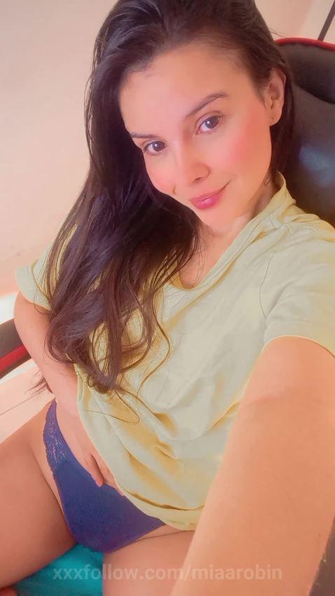 Wellcome ❤️ I am Back 😘 Protagonizado por miaarobin