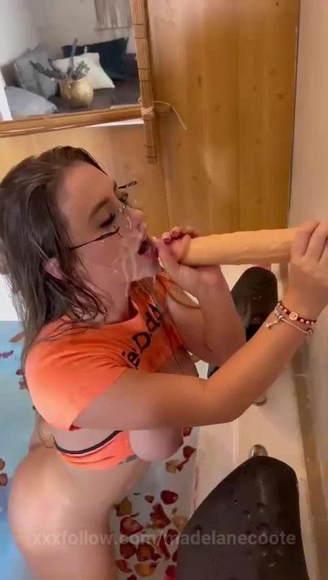 I’ll milk your cock and get your cum out 😈 Protagonizado por madelanecoote