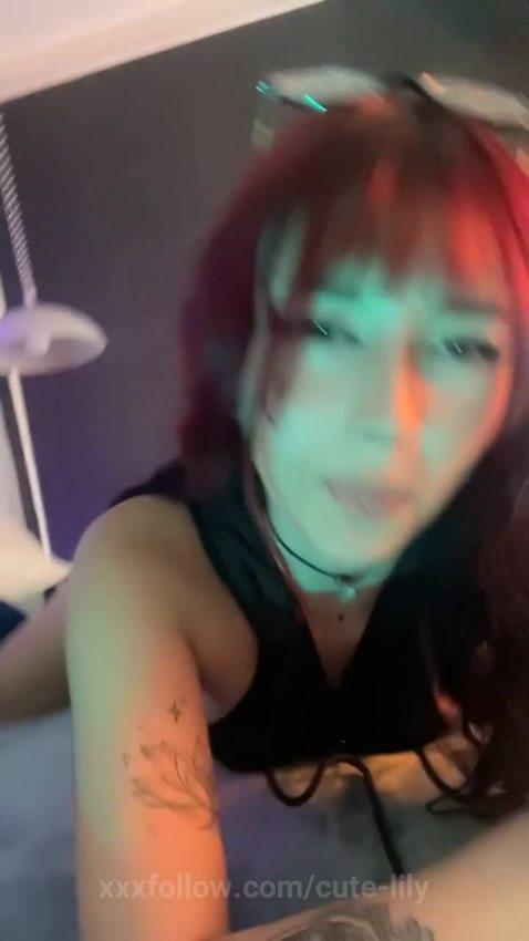 https://www.camsoda.com/cute-lily?id=cute-lil.. Protagonizado por cute-lily