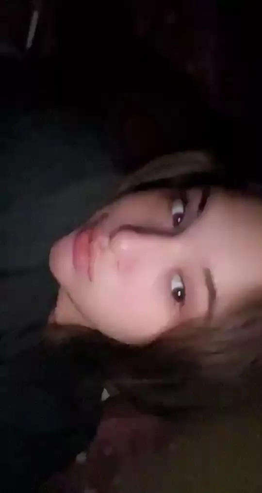 Novinha vazou mandando nudes da buceta masturbando – Tik Sexo