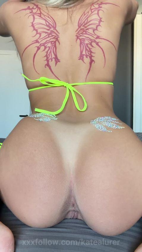 Asshole and pussy was spread wide open. Sub O.. Protagonizado por katealurer
