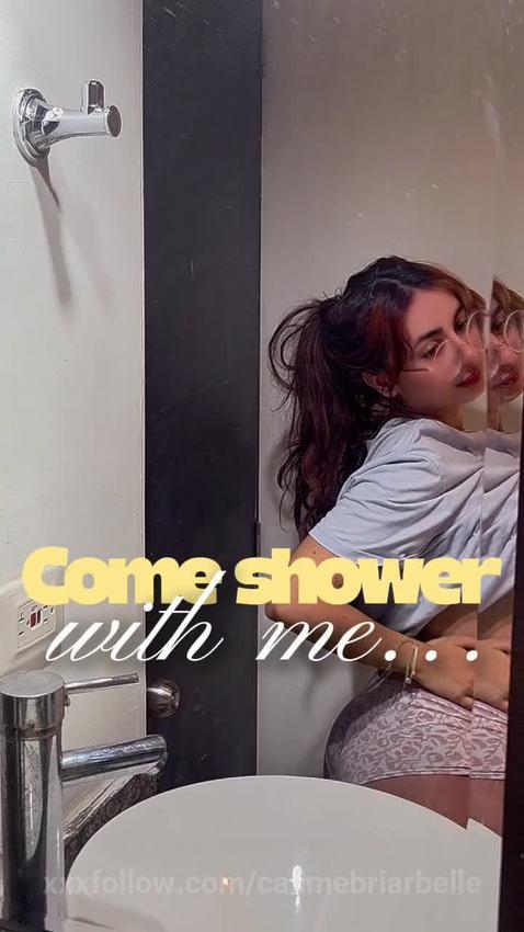 Come shower with me… 🫧💗 Just you, me & a litt.. Protagonizado por callmebriarbelle