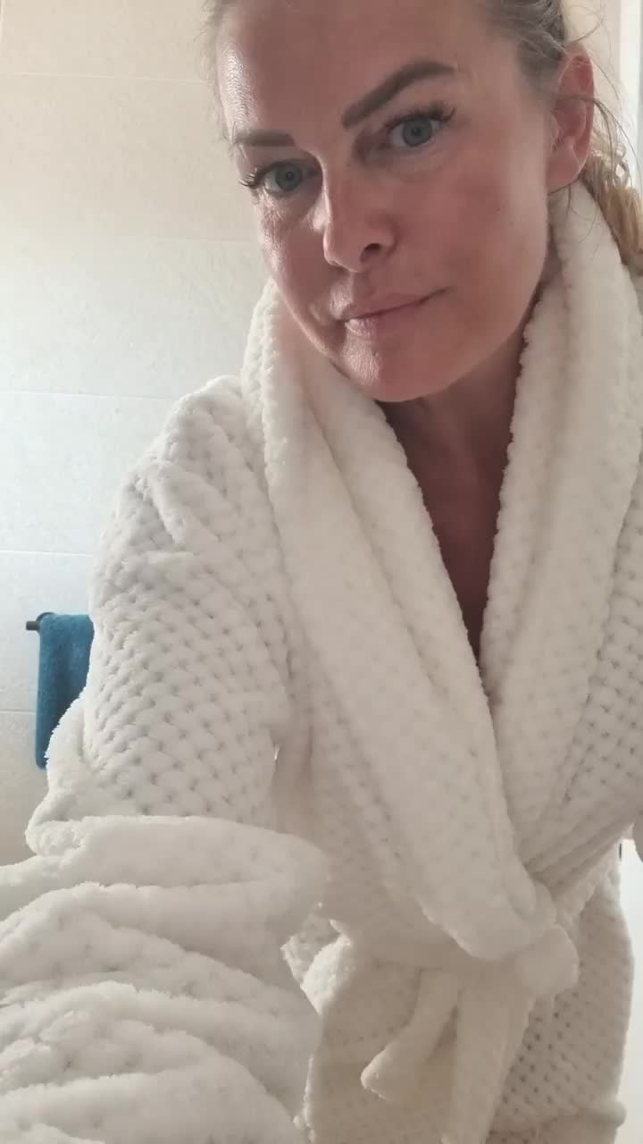 Coroas gostosas nuas mandando nudes pelada