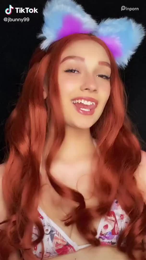 Tiktok 18+ Ahegao safada fazendo trend porno