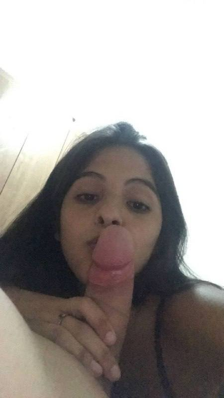 Vidio ponor de novinha fazendo oral no namorado
