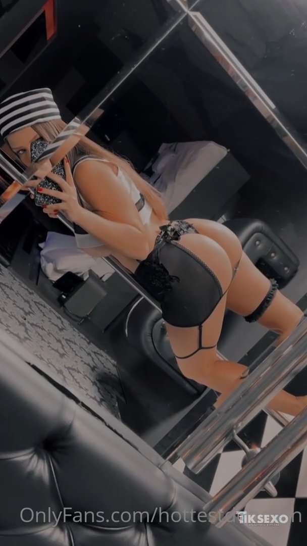 Deborah Furgang nua em uma fantasia sexual