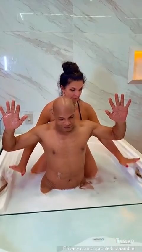 Rainha da Banheira Vídeo novo